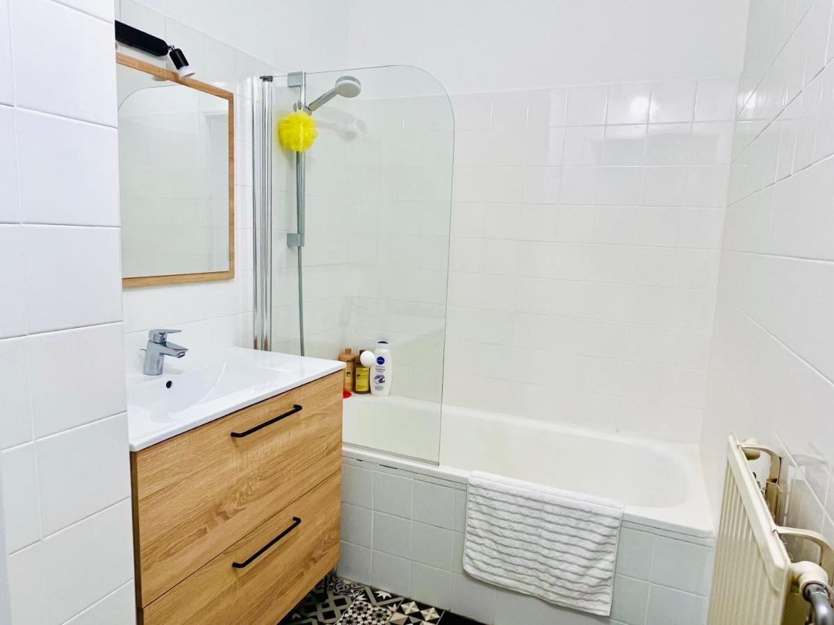 Cozy Central Apartment: Self Check-In with Netflix and Free Parking Avignon Exterior photo